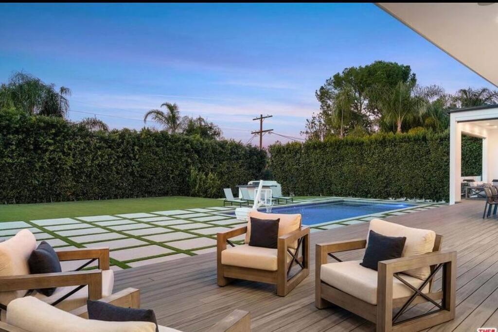 Los Angeles Vacations - Woodland Hills Modern Dribble Den - Property Image 5