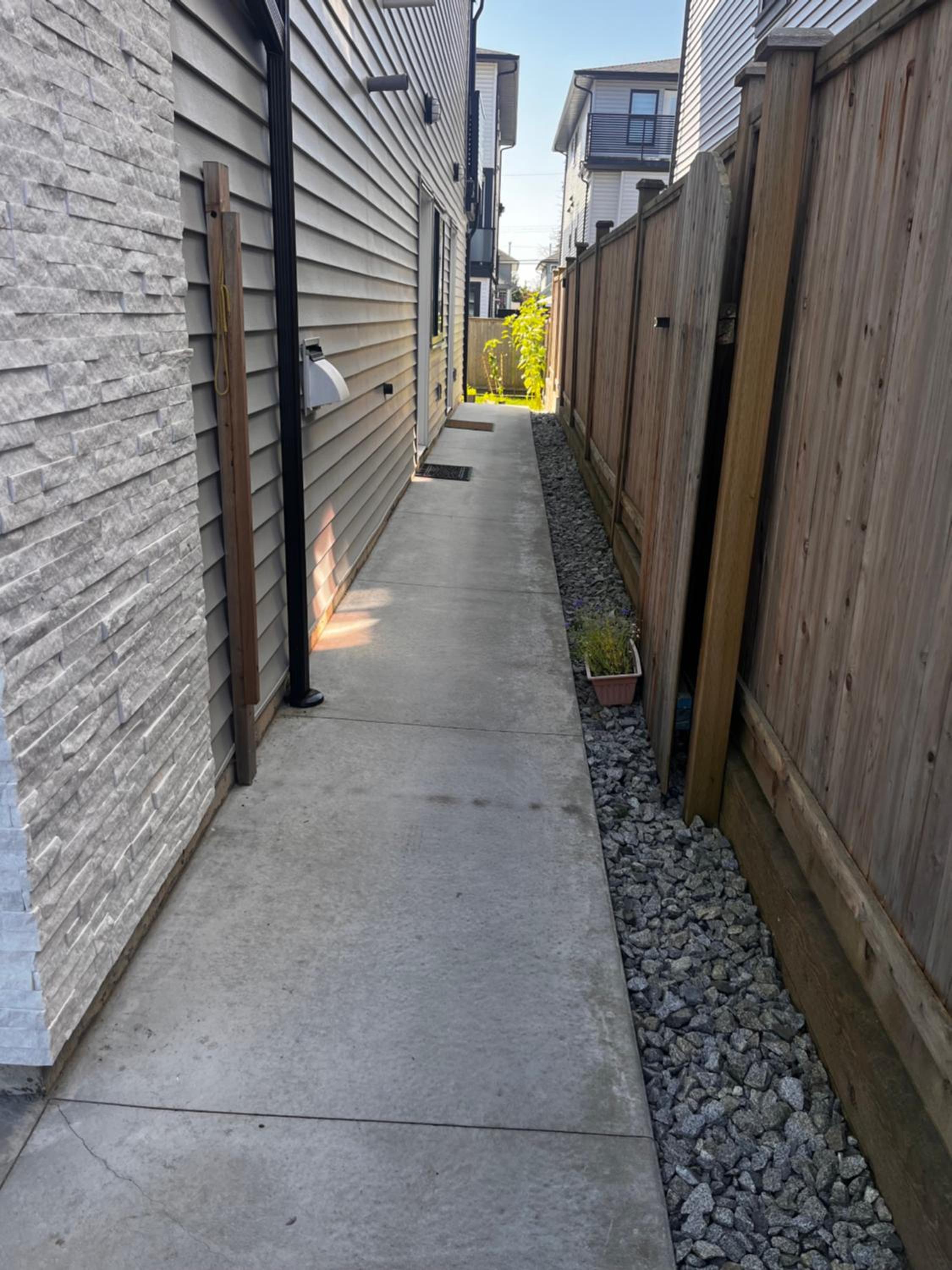 New, Spacious 2 Bedrooms in Downtown With Free Parking!