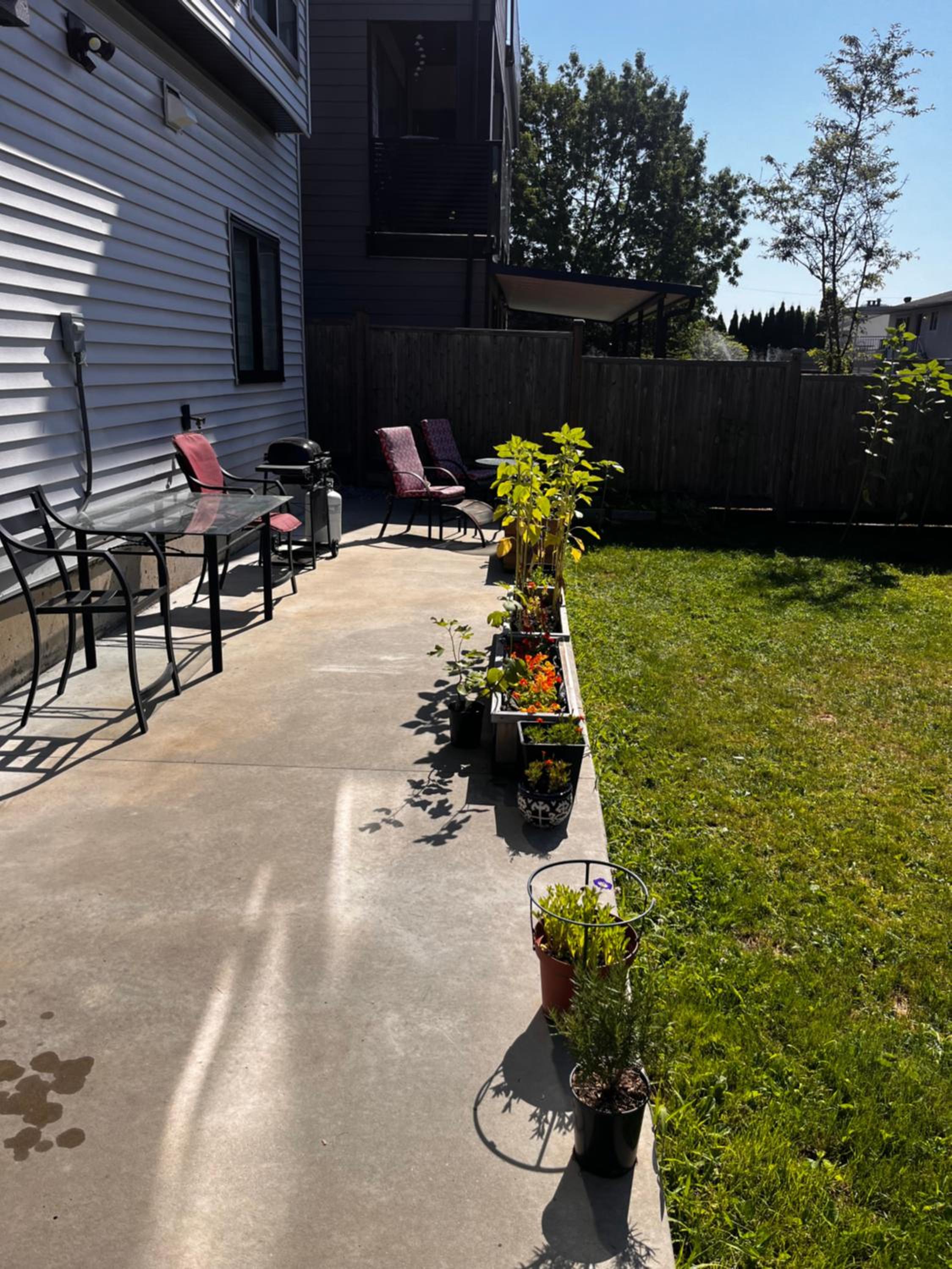 New, Spacious 2 Bedrooms in Downtown With Free Parking!
