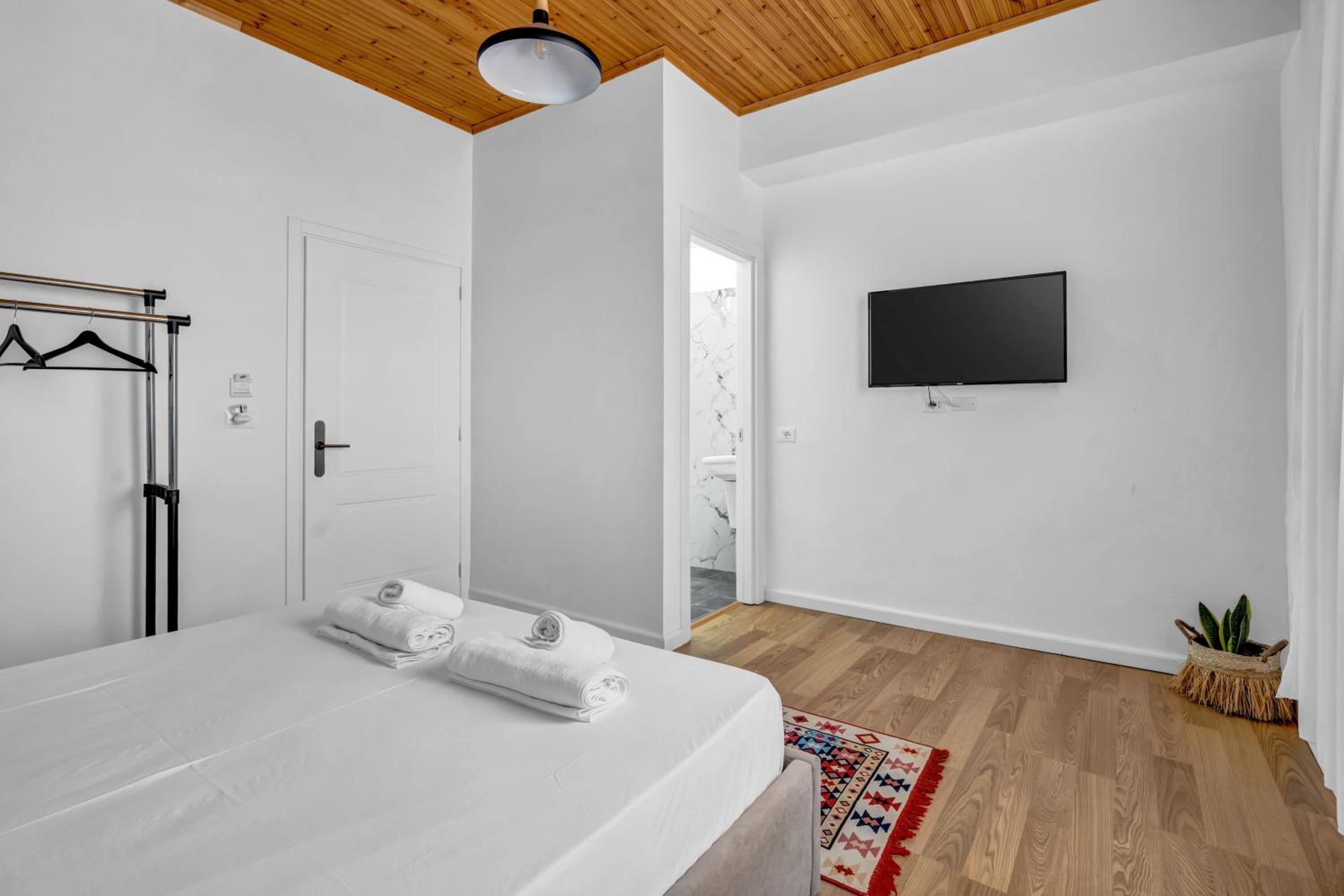 Nika's Guest House
