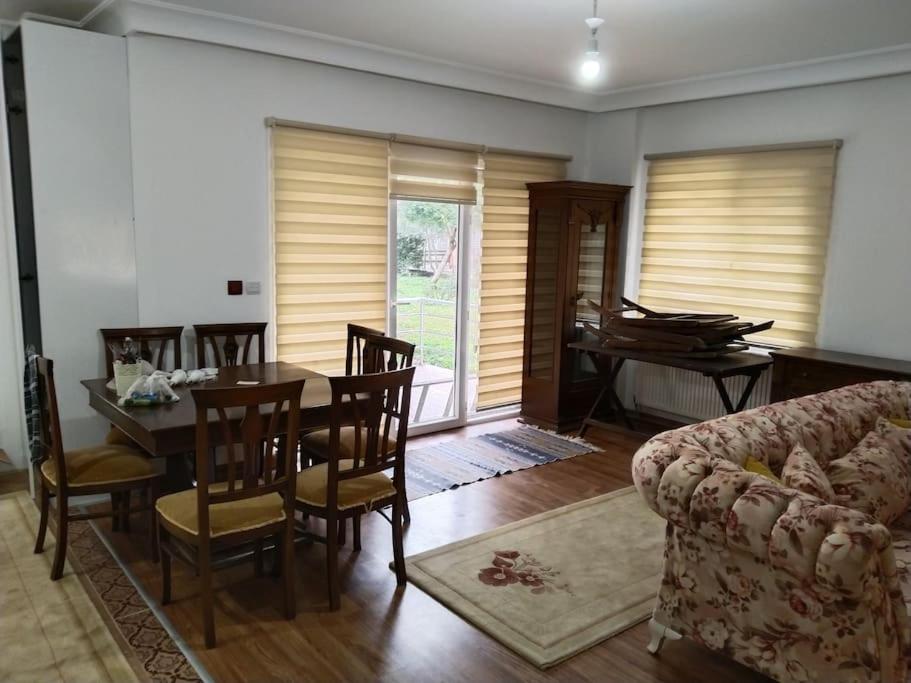 Denize Yakın Geniş Villa view 4
