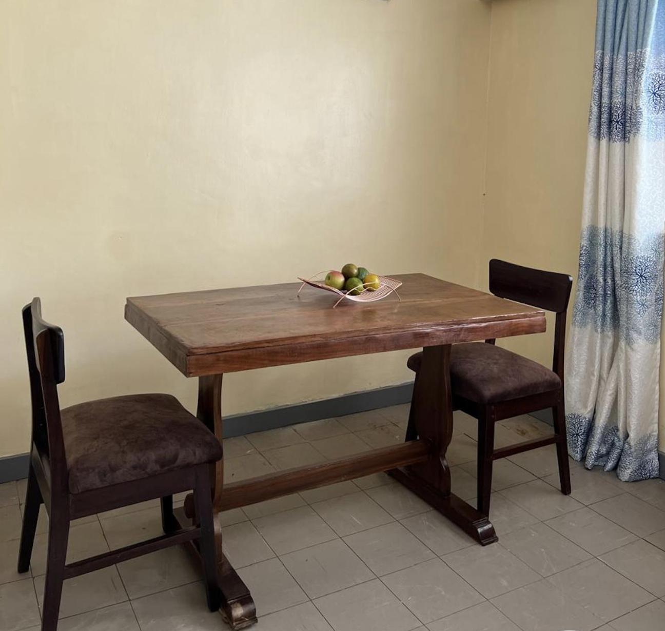 Diggz - Private Townhouse, Garden Views near Junction Mall view 3