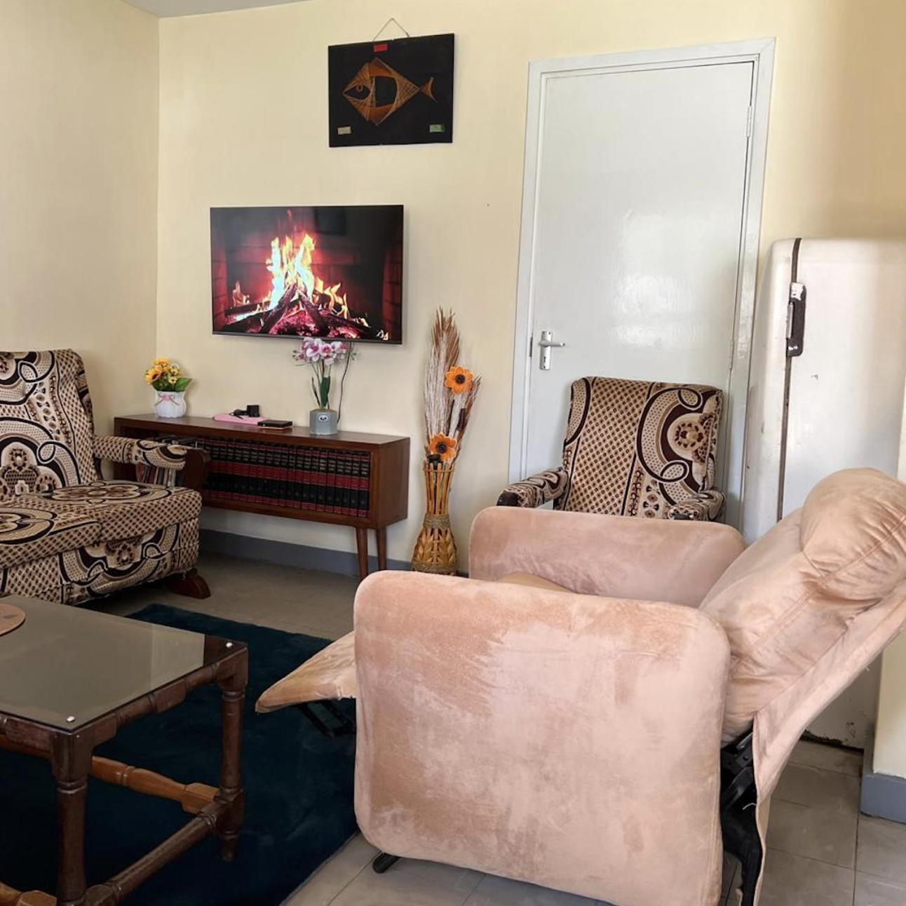 Diggz - Private Townhouse, Garden Views near Junction Mall view 5