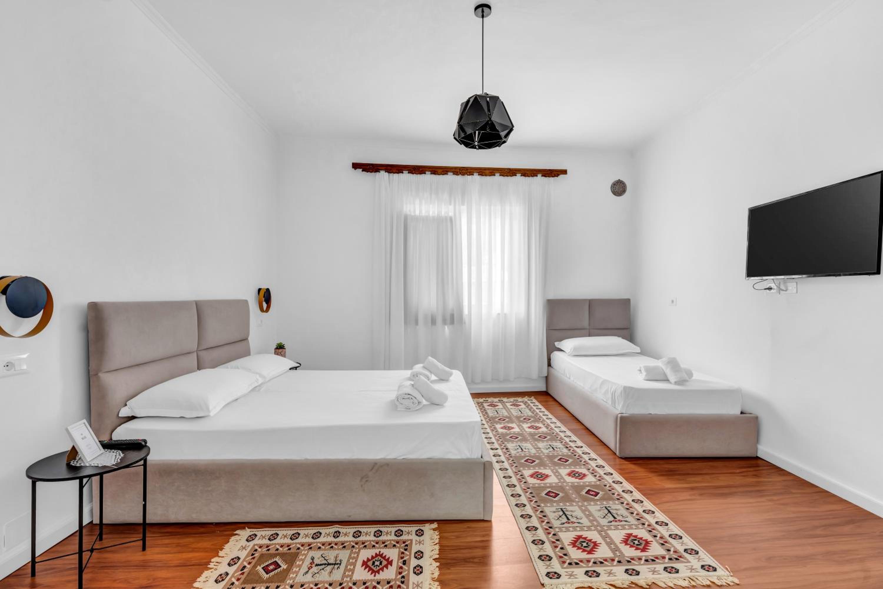 Nika's Guest House