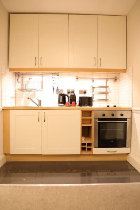 Stylish 1 bed flat on Royal Mile Edinburgh OldTown# photo 3