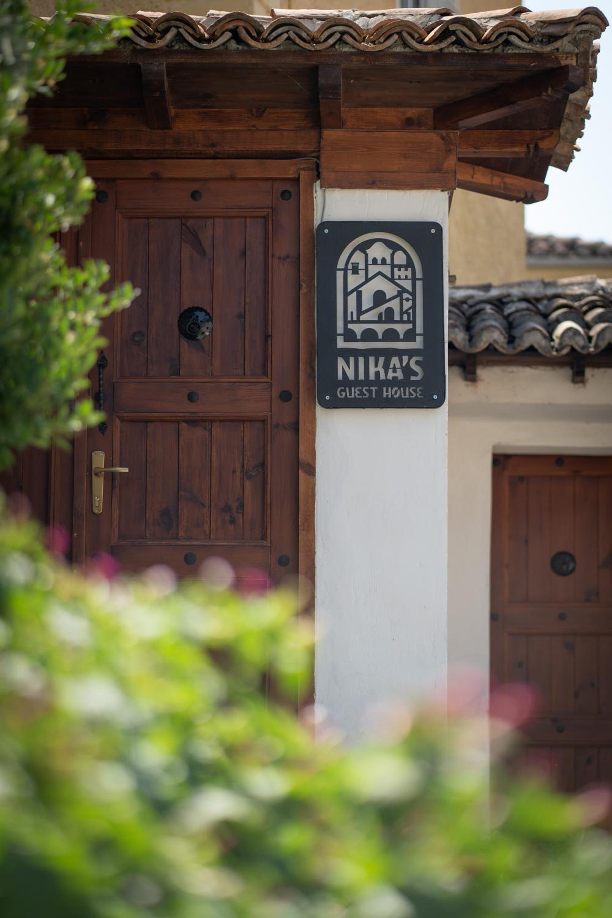 Nika's Guest House