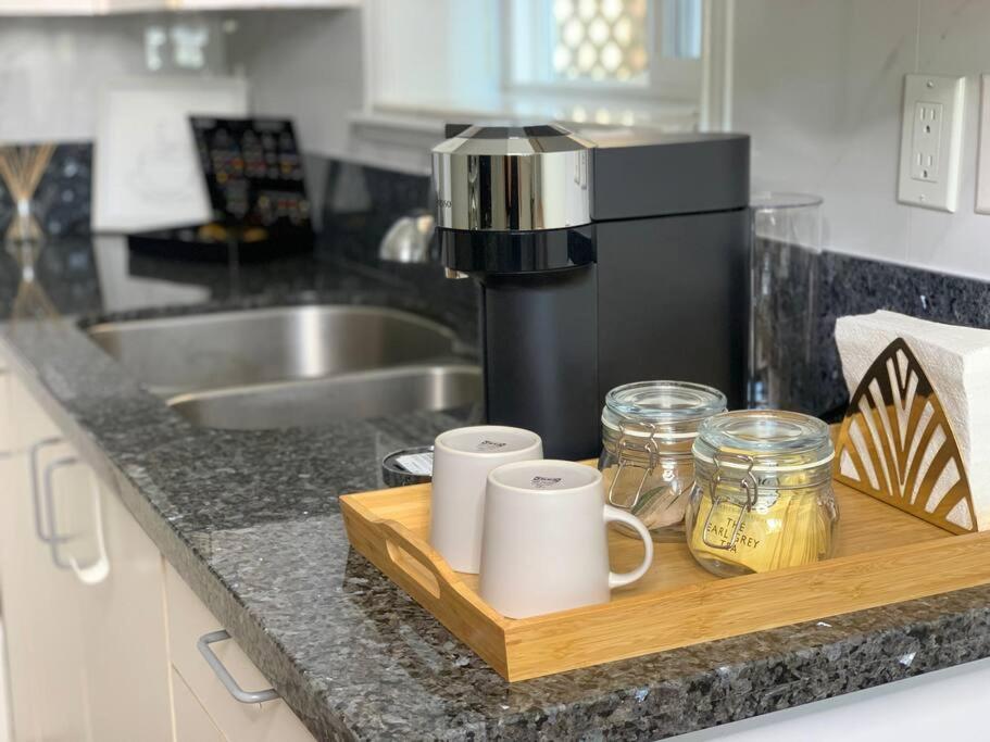 2BR near Skytrain station, Private and convenient