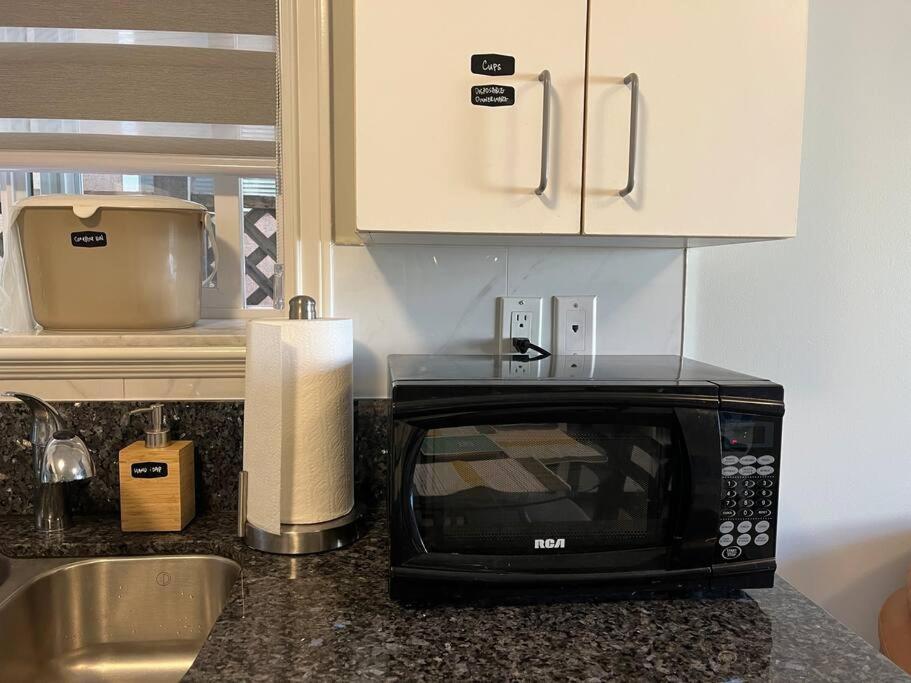 2BR near Skytrain station, Private and convenient