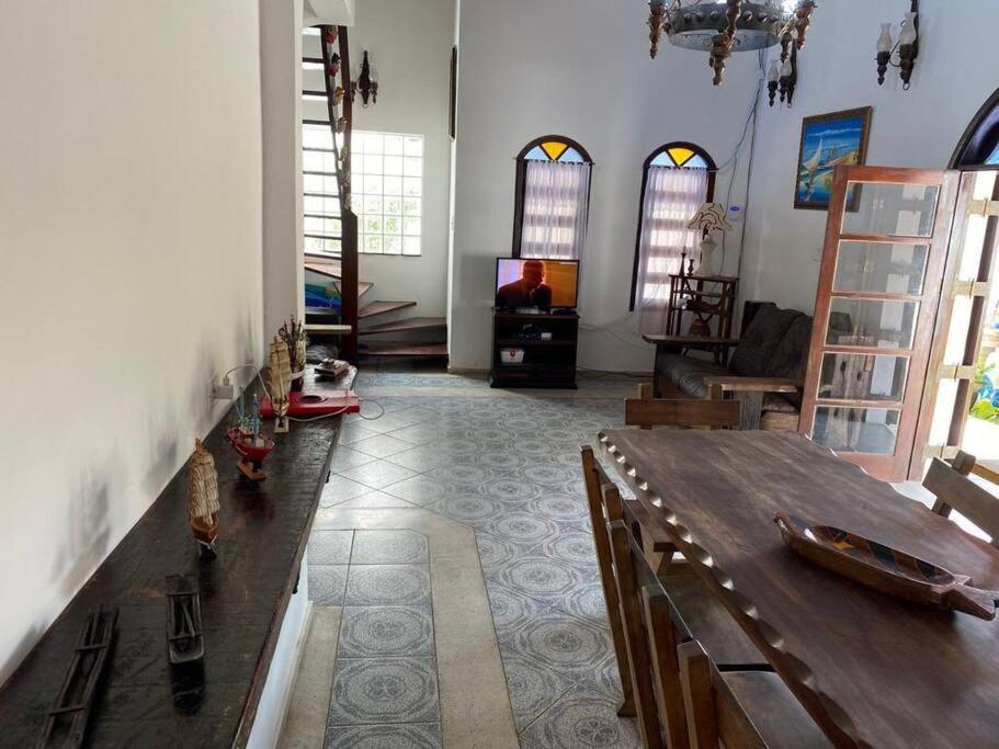 Casa Grande com 3 suítes