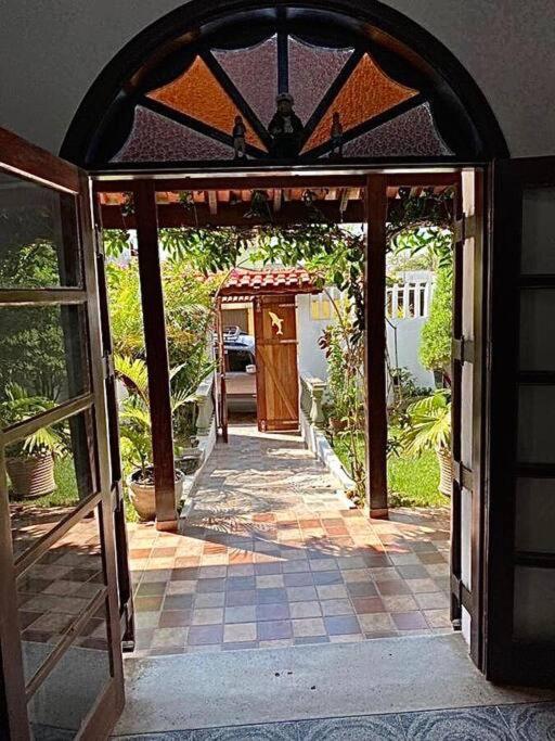 Casa Grande com 3 suítes