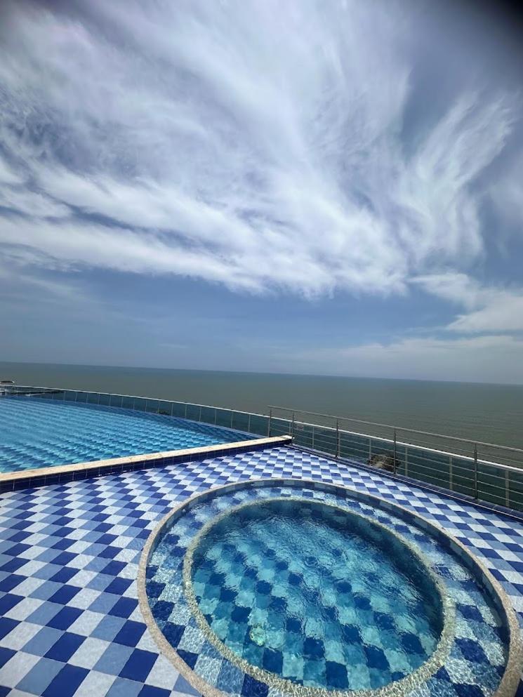 Front Ocean View Penthouse Cartagena