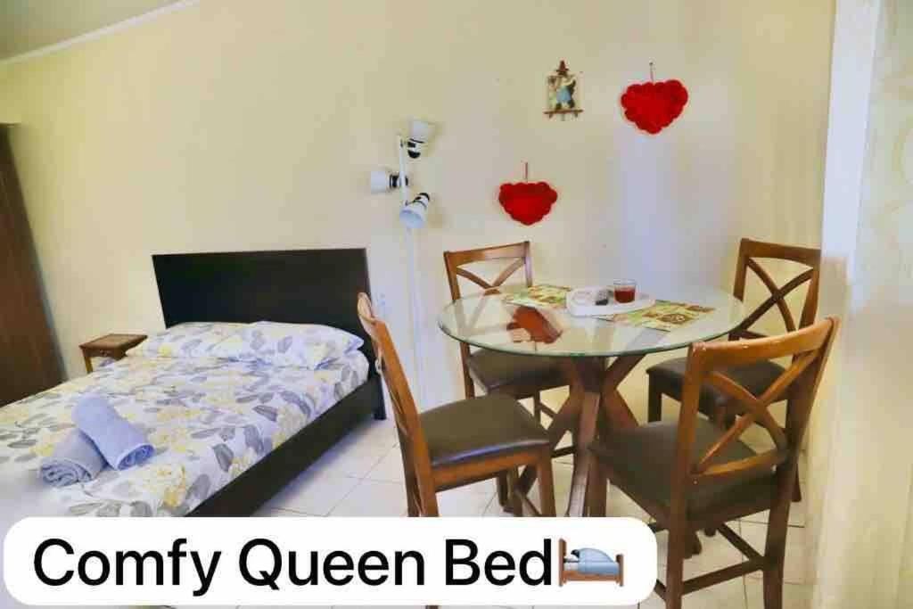 Studio apt in Aruba plus optional Portuguese cooking with Grandma