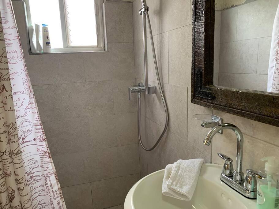 Studio apt in Aruba plus optional Portuguese cooking with Grandma