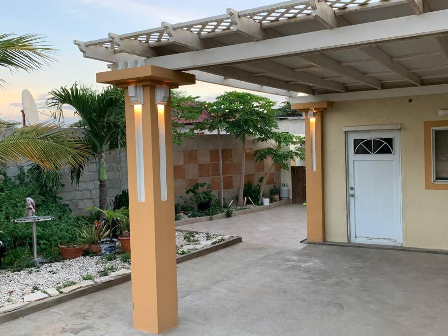 Studio apt in Aruba plus optional Portuguese cooking with Grandma