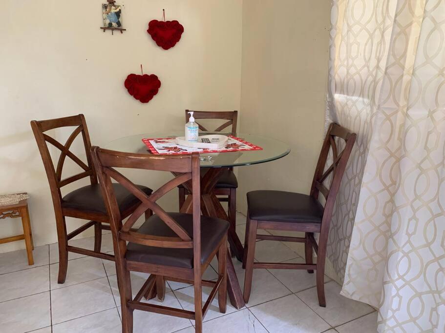 Studio apt in Aruba plus optional Portuguese cooking with Grandma