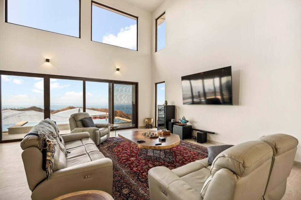 Brand New Luxury Home! El Encanto del Pacifico