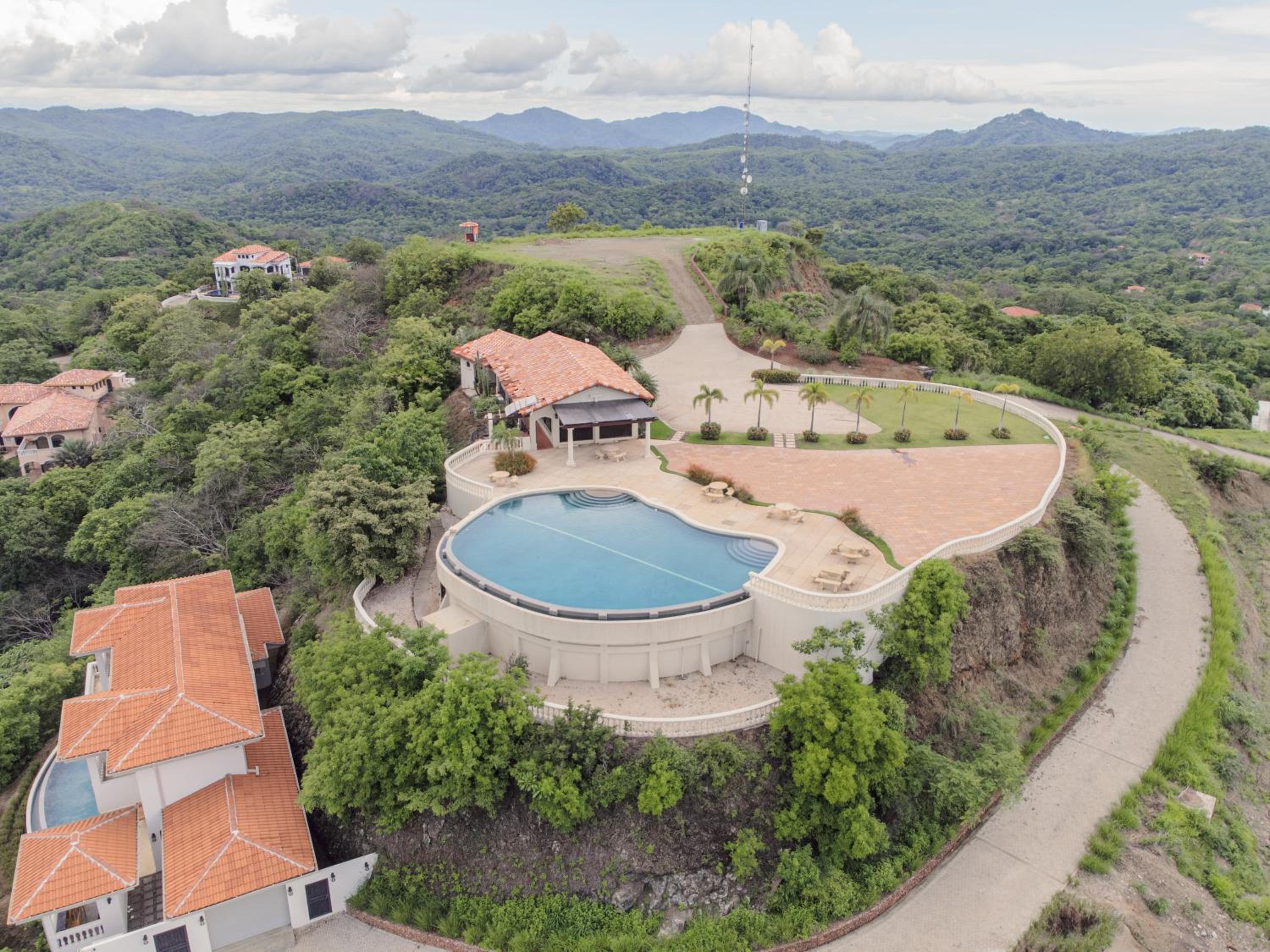 Brand New Luxury Home! El Encanto del Pacifico
