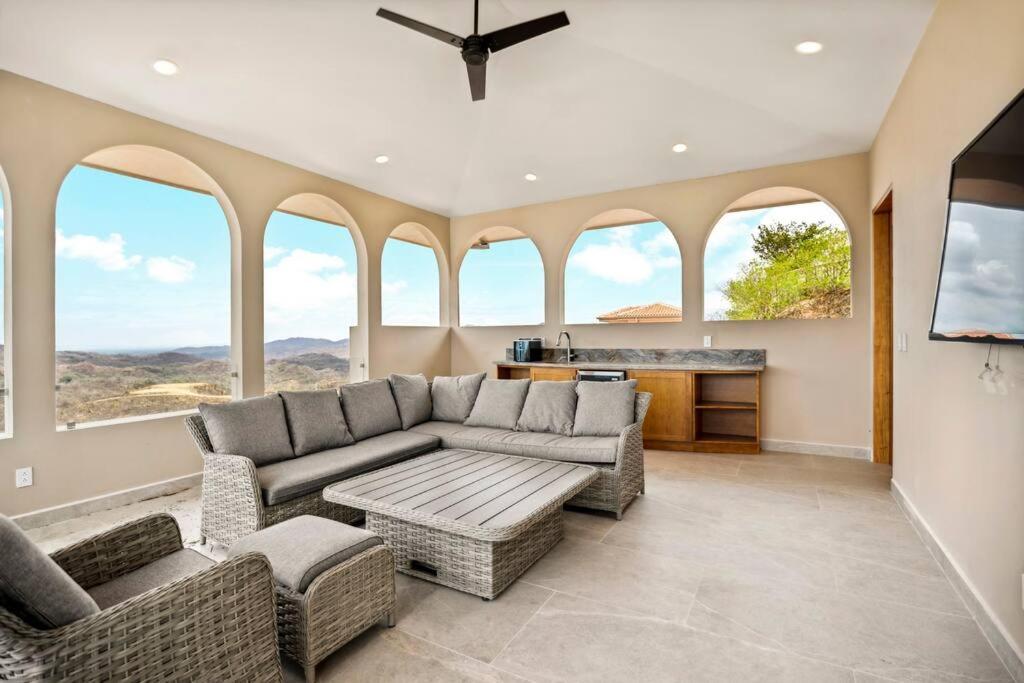 Brand New Luxury Home! El Encanto del Pacifico