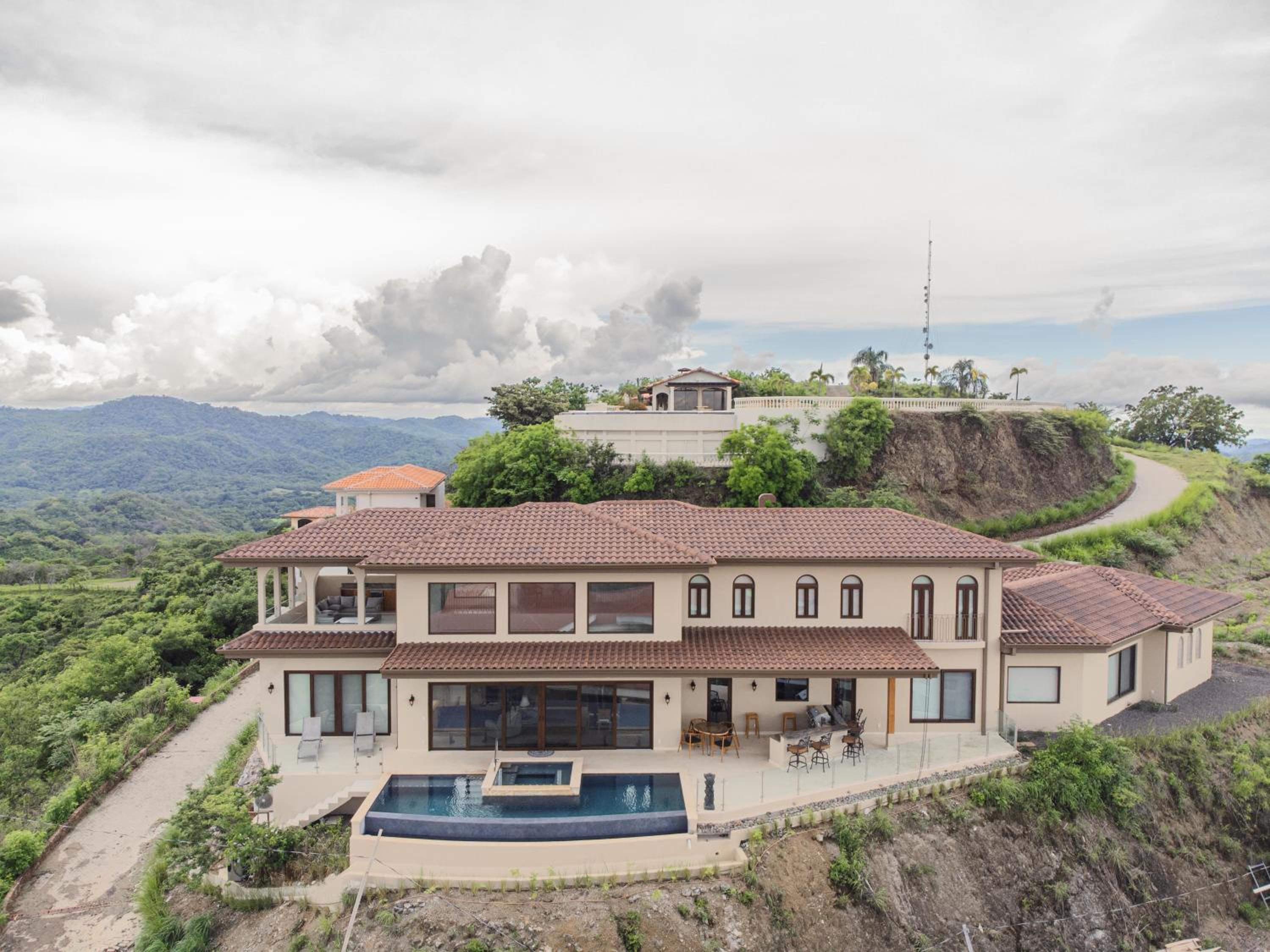 Brand New Luxury Home! El Encanto del Pacifico
