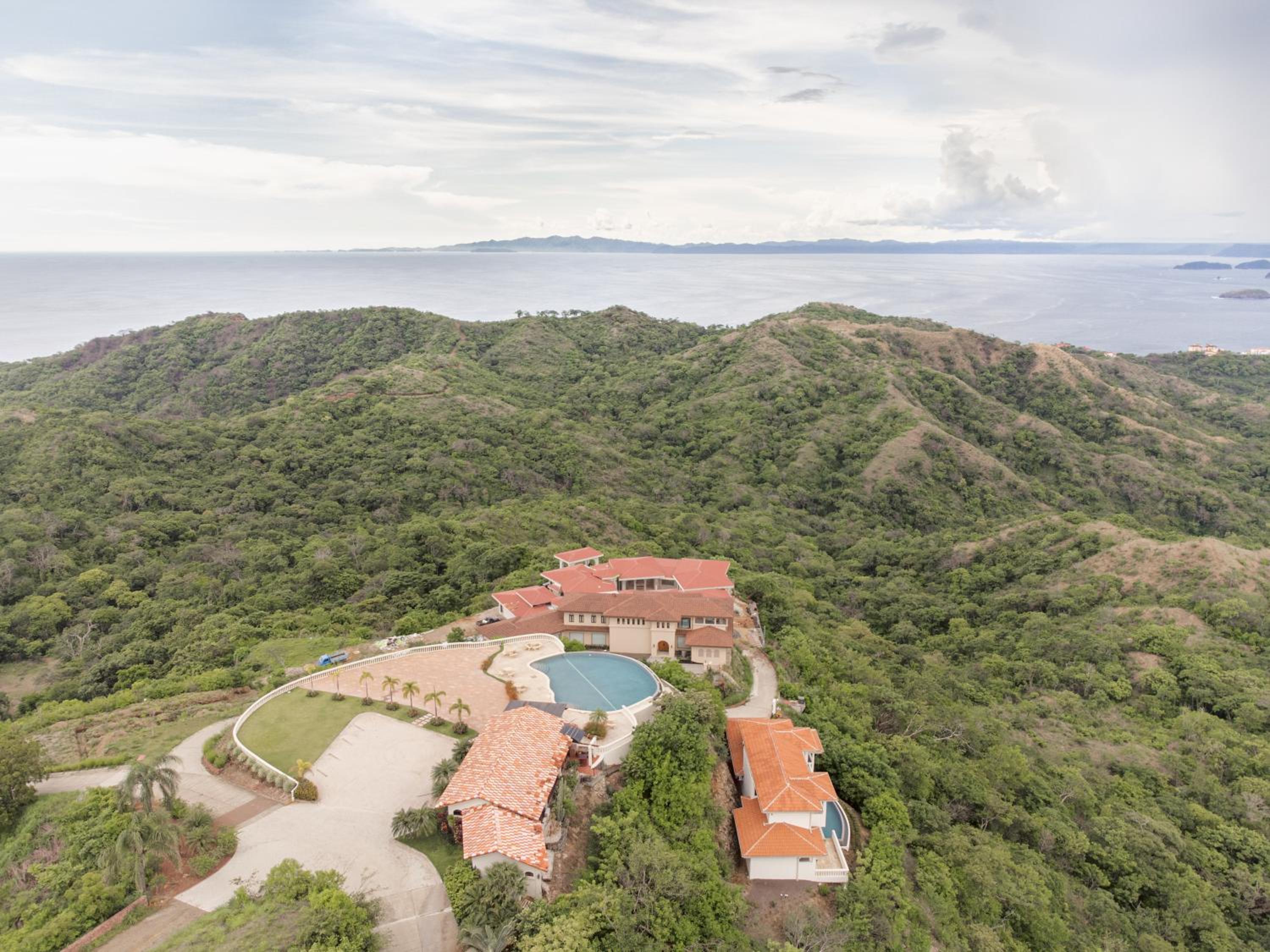 Brand New Luxury Home! El Encanto del Pacifico