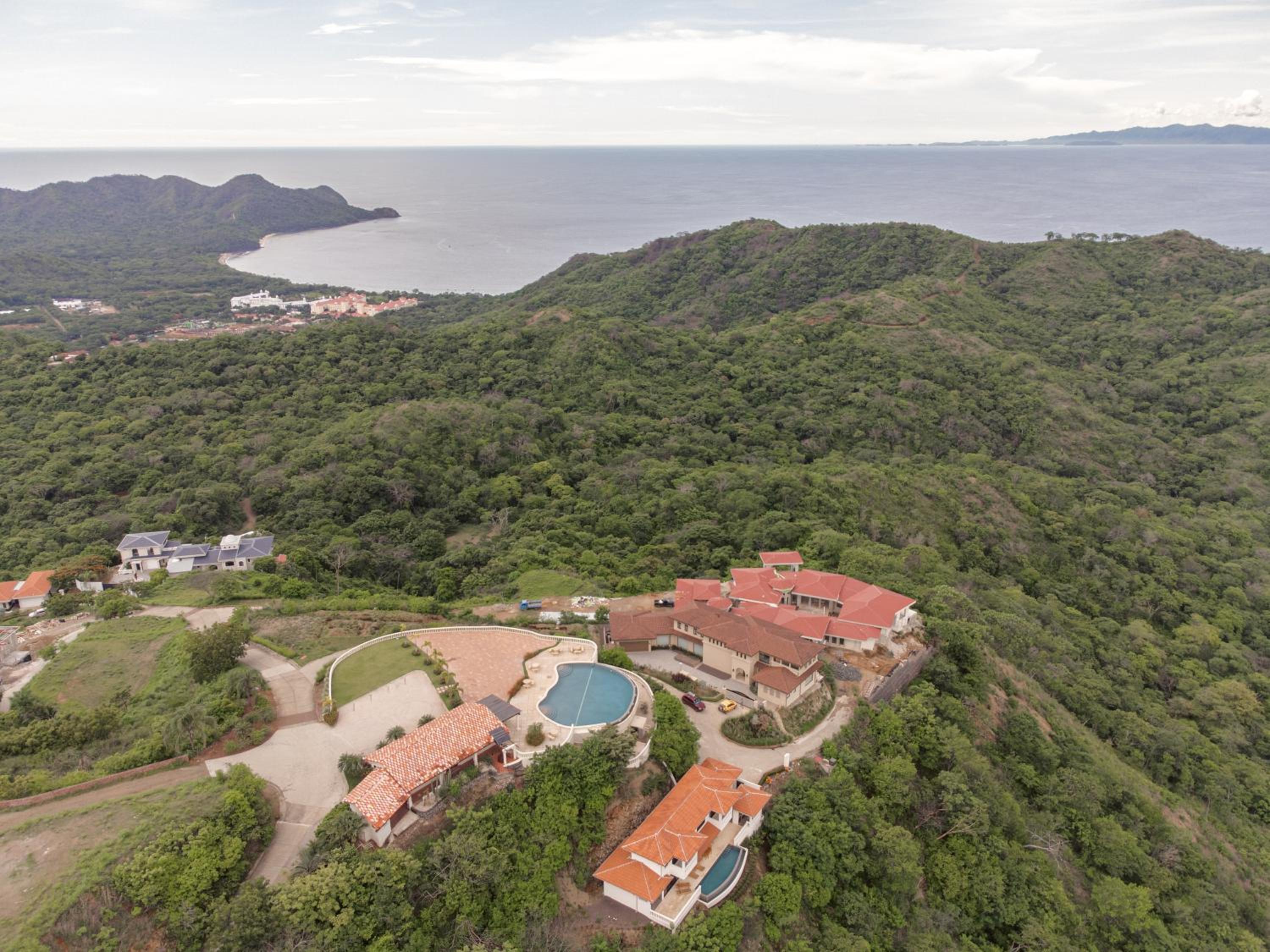 Brand New Luxury Home! El Encanto del Pacifico