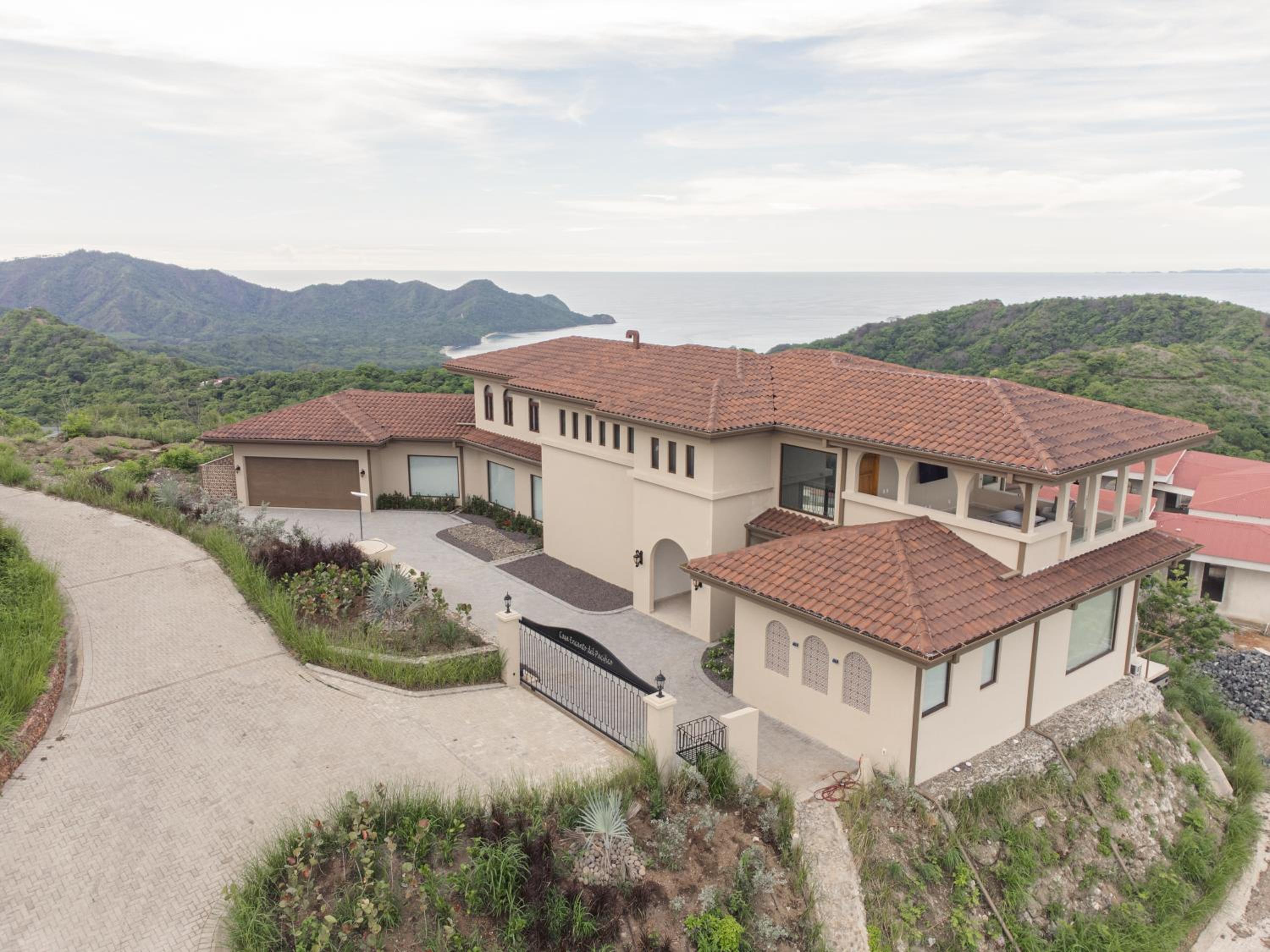 Brand New Luxury Home! El Encanto del Pacifico