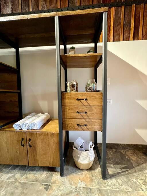 Luxury mountain top cabin steps away from Jericó