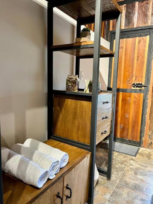 Luxury mountain top cabin steps away from Jericó