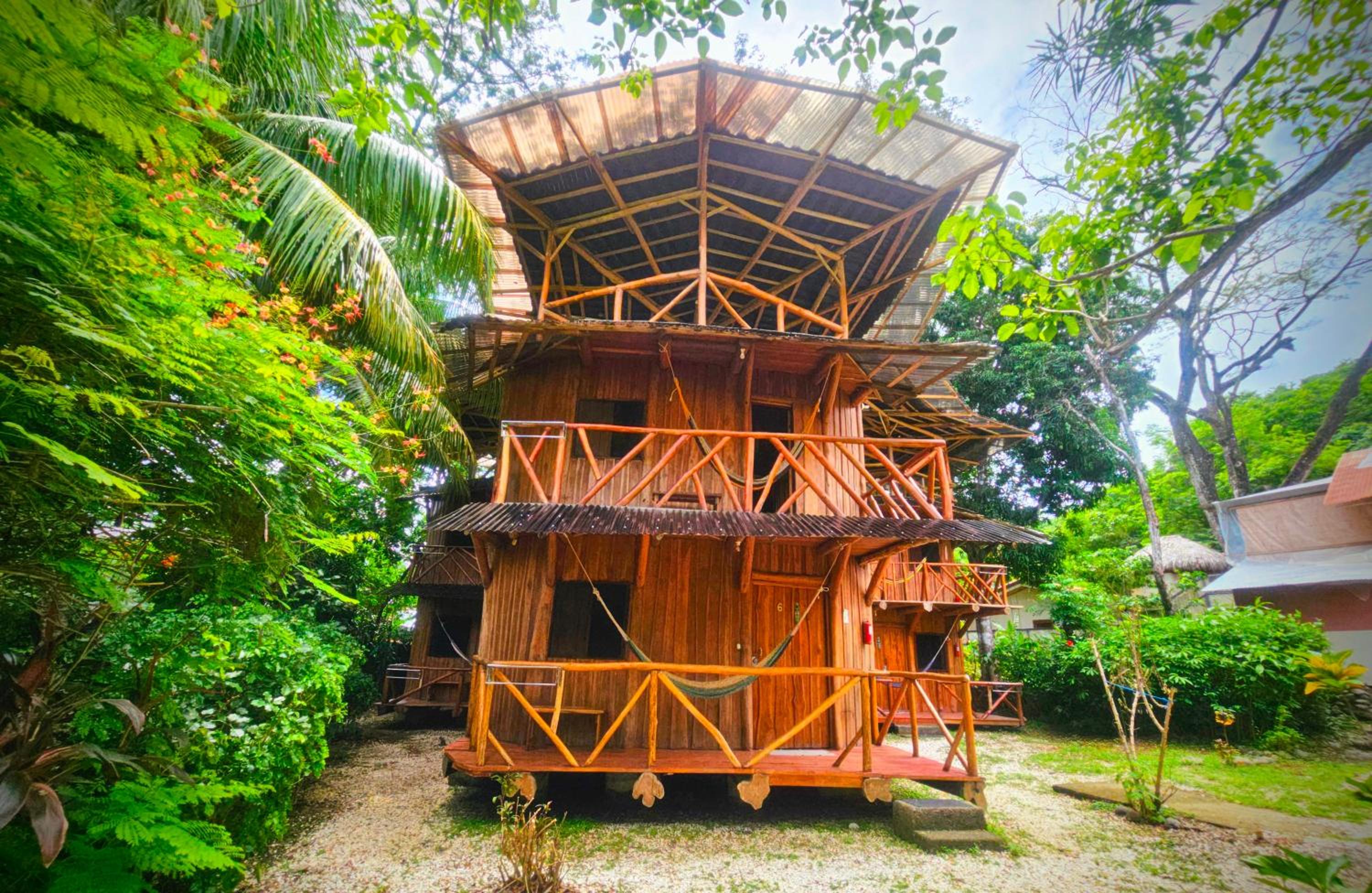 Hotel Don Jon's Surf and Yoga Lodge - Image 1