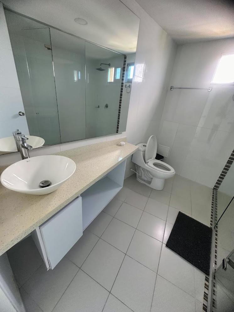 Front Ocean View Penthouse Cartagena