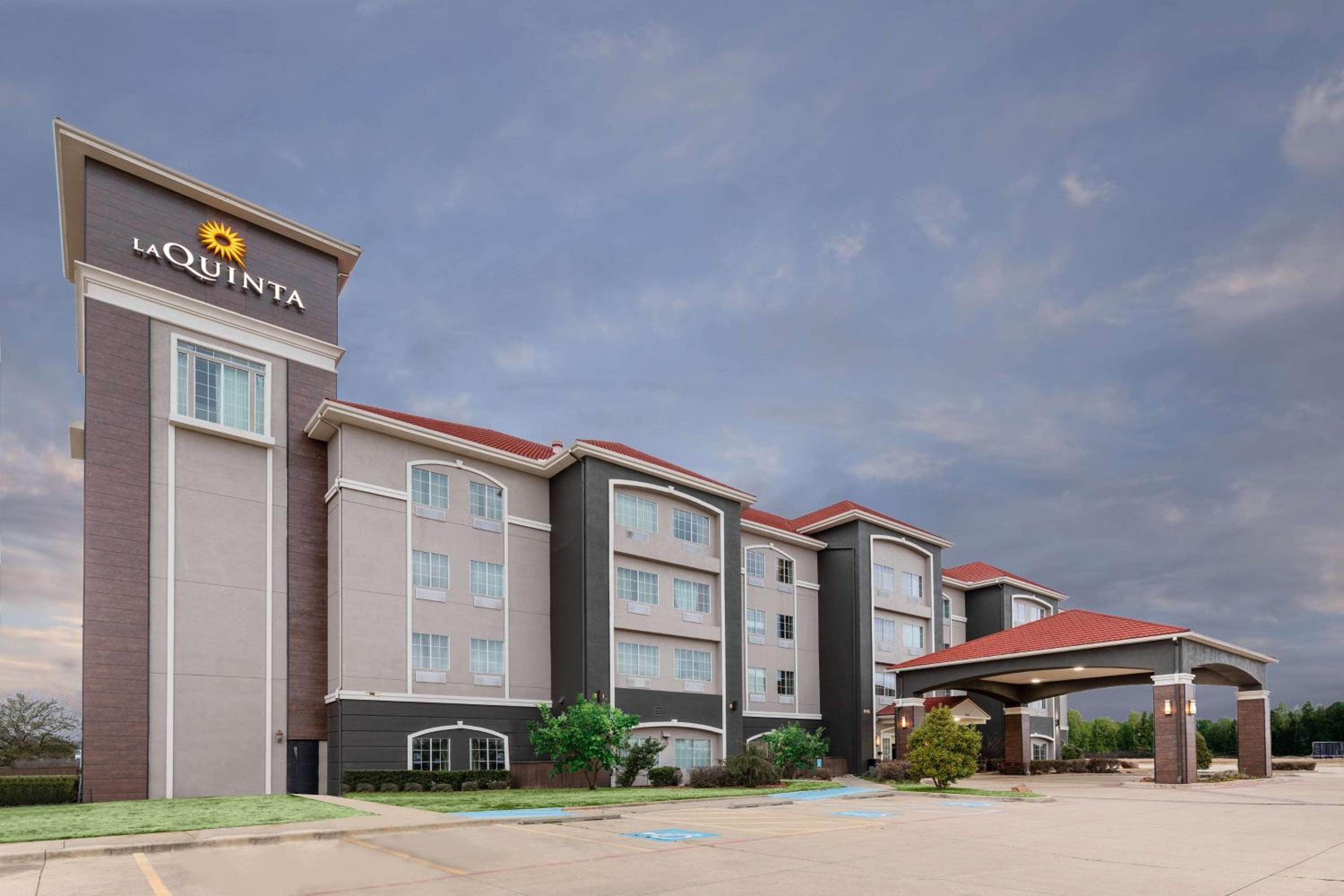 La Quinta by Wyndham Mt. Pleasant - Image 4