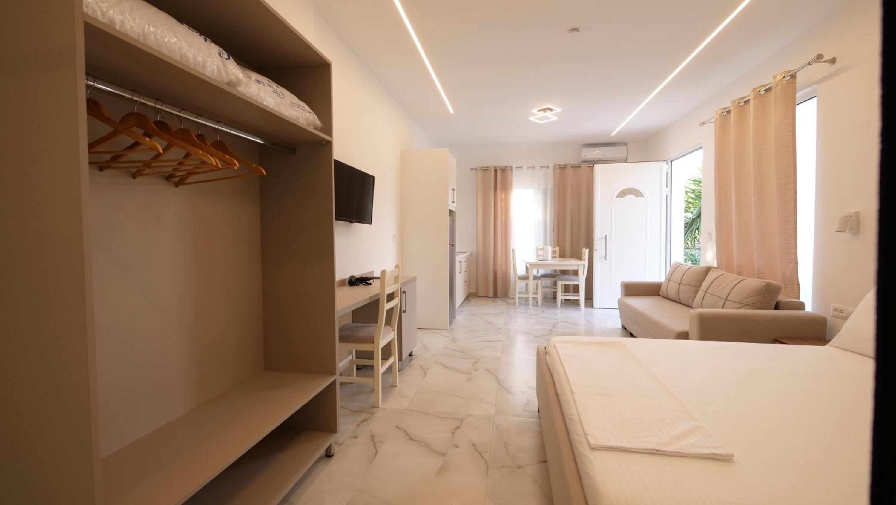 Blue Mare Apartments