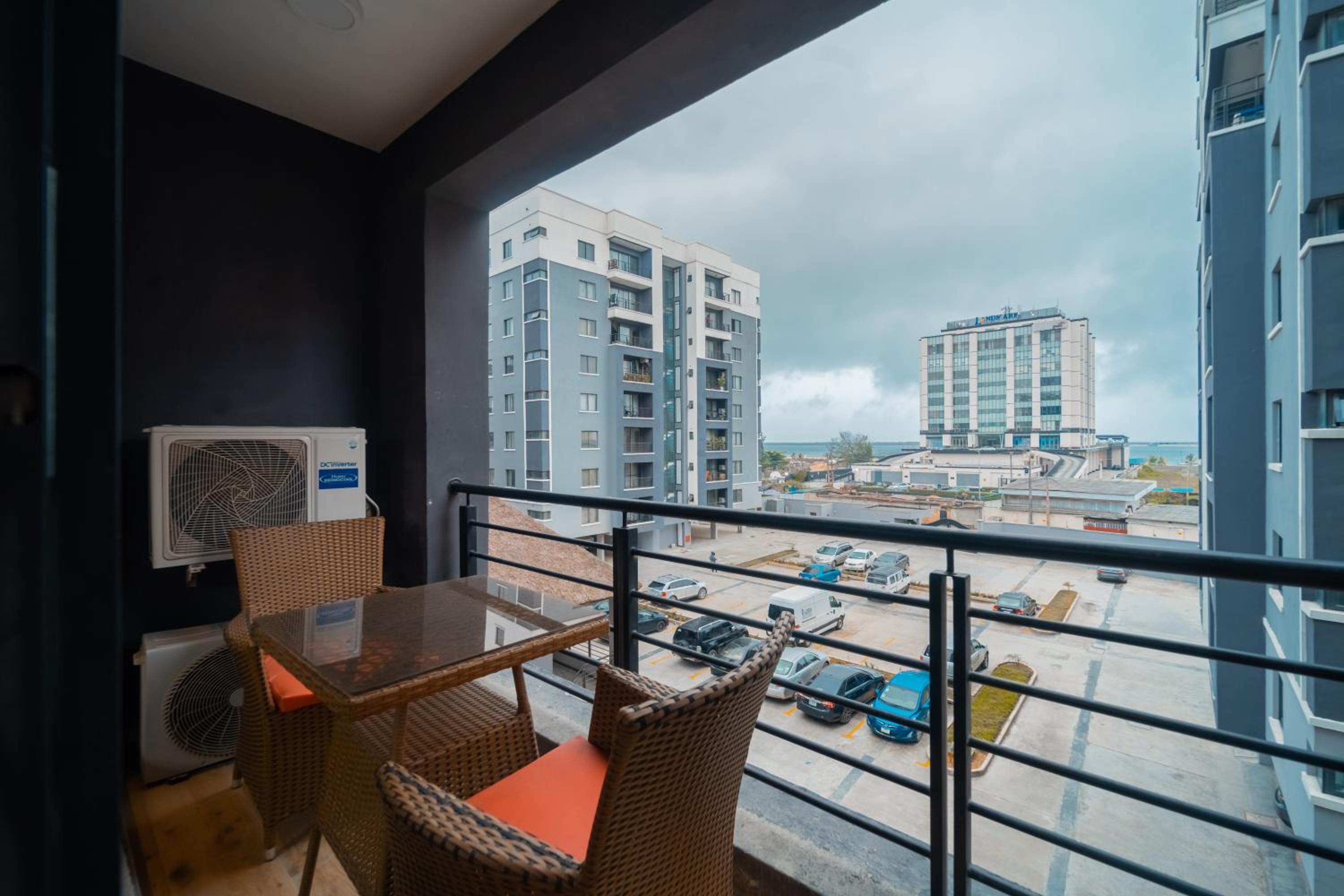 Luxury 3bedroom Apartment, Victoria Island view 3