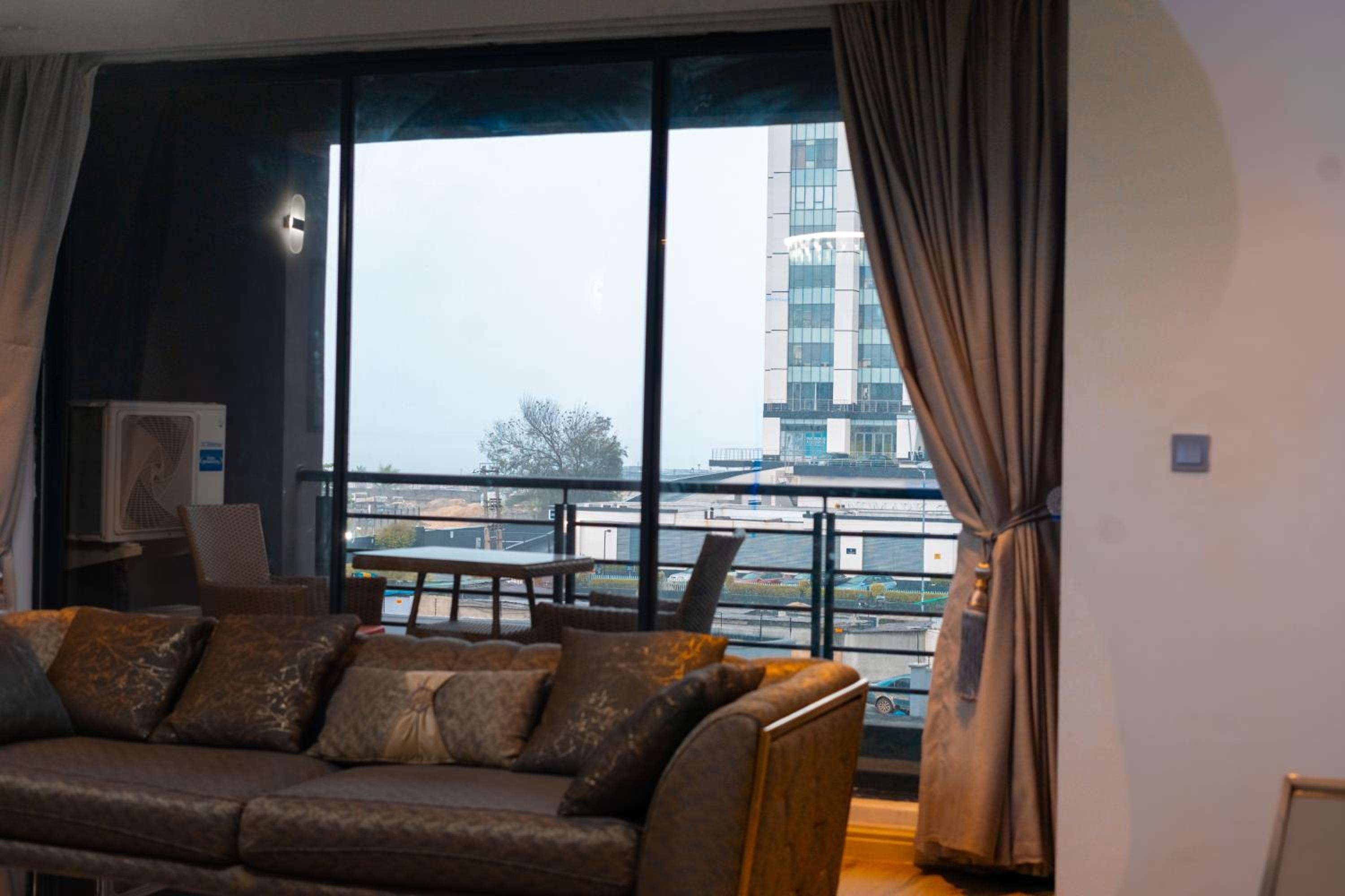 Luxury 3bedroom Apartment, Victoria Island view 2