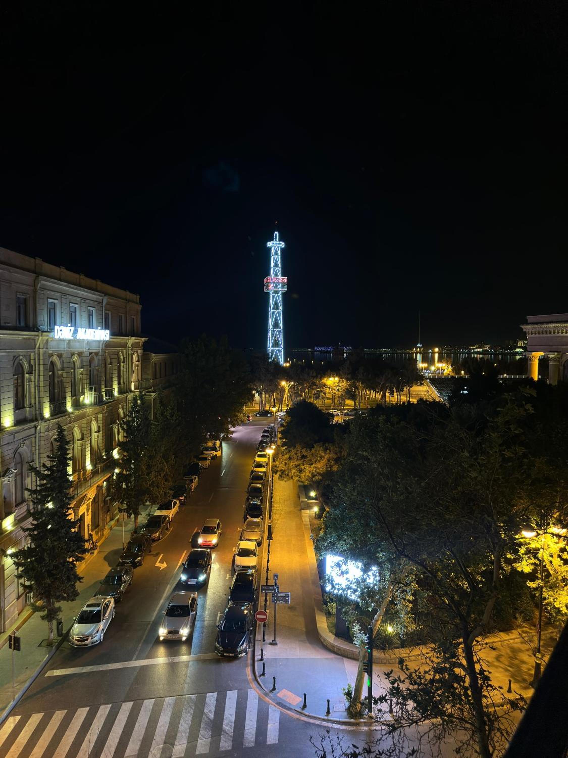 DENIZ PREMIUM LUX Apartment & F1 Big BALCONY and Terras with viewfor FORMULA 1