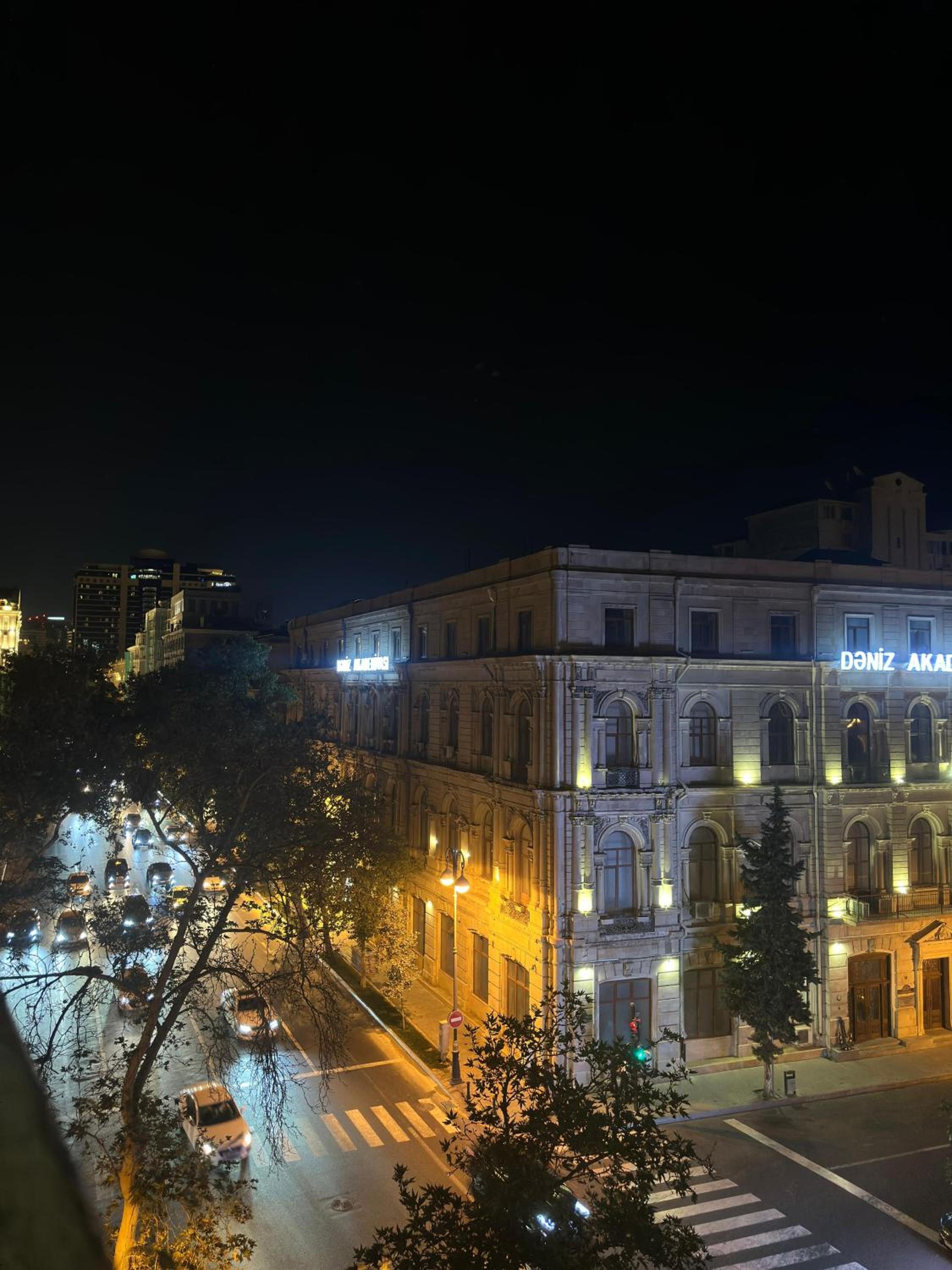 DENIZ PREMIUM LUX Apartment & F1 Big BALCONY and Terras with viewfor FORMULA 1