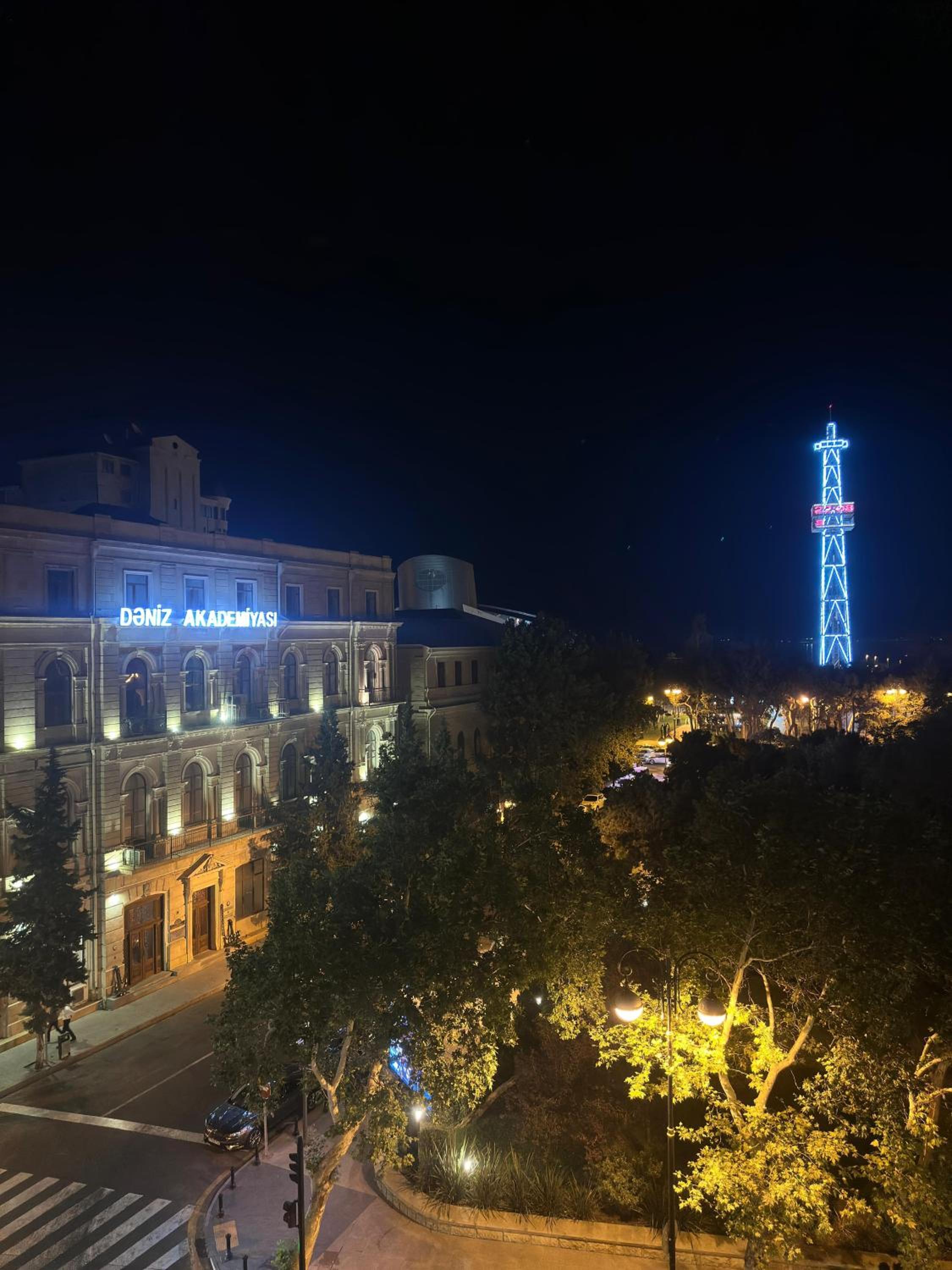 DENIZ PREMIUM LUX Apartment & F1 Big BALCONY and Terras with viewfor FORMULA 1
