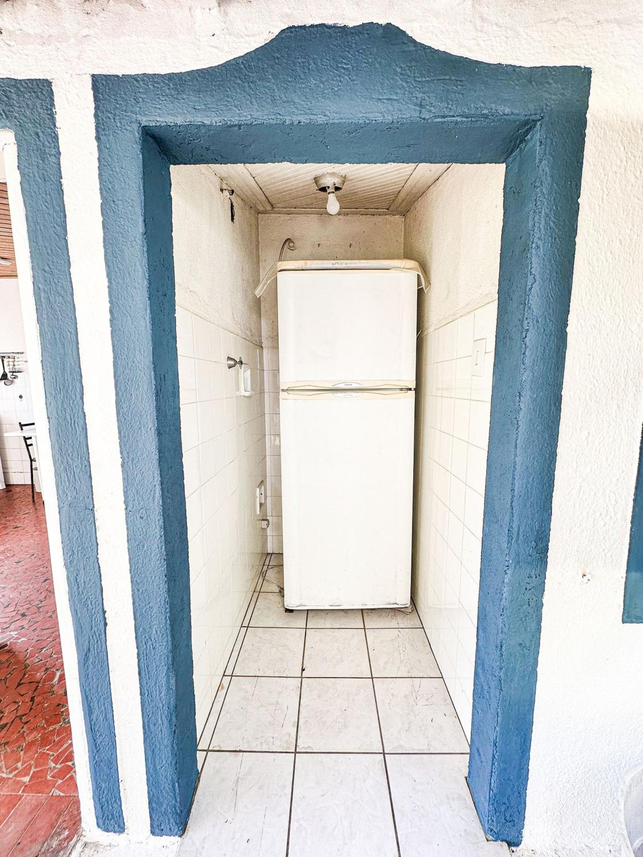 Fazenda com fácil acesso - Piscina e churrasqueira