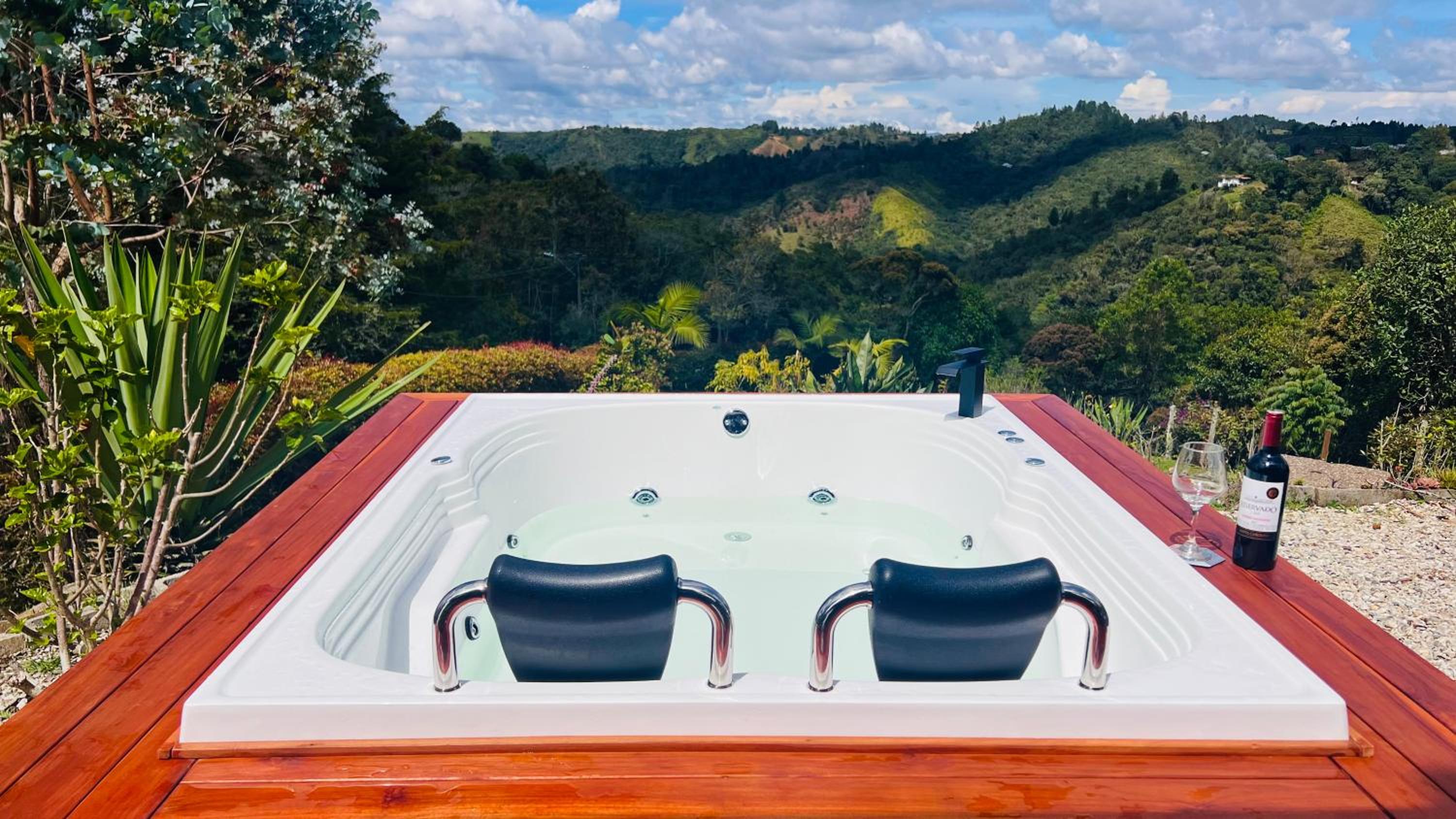 Casa Nyra with Jacuzzi near JMC - Santa Elena