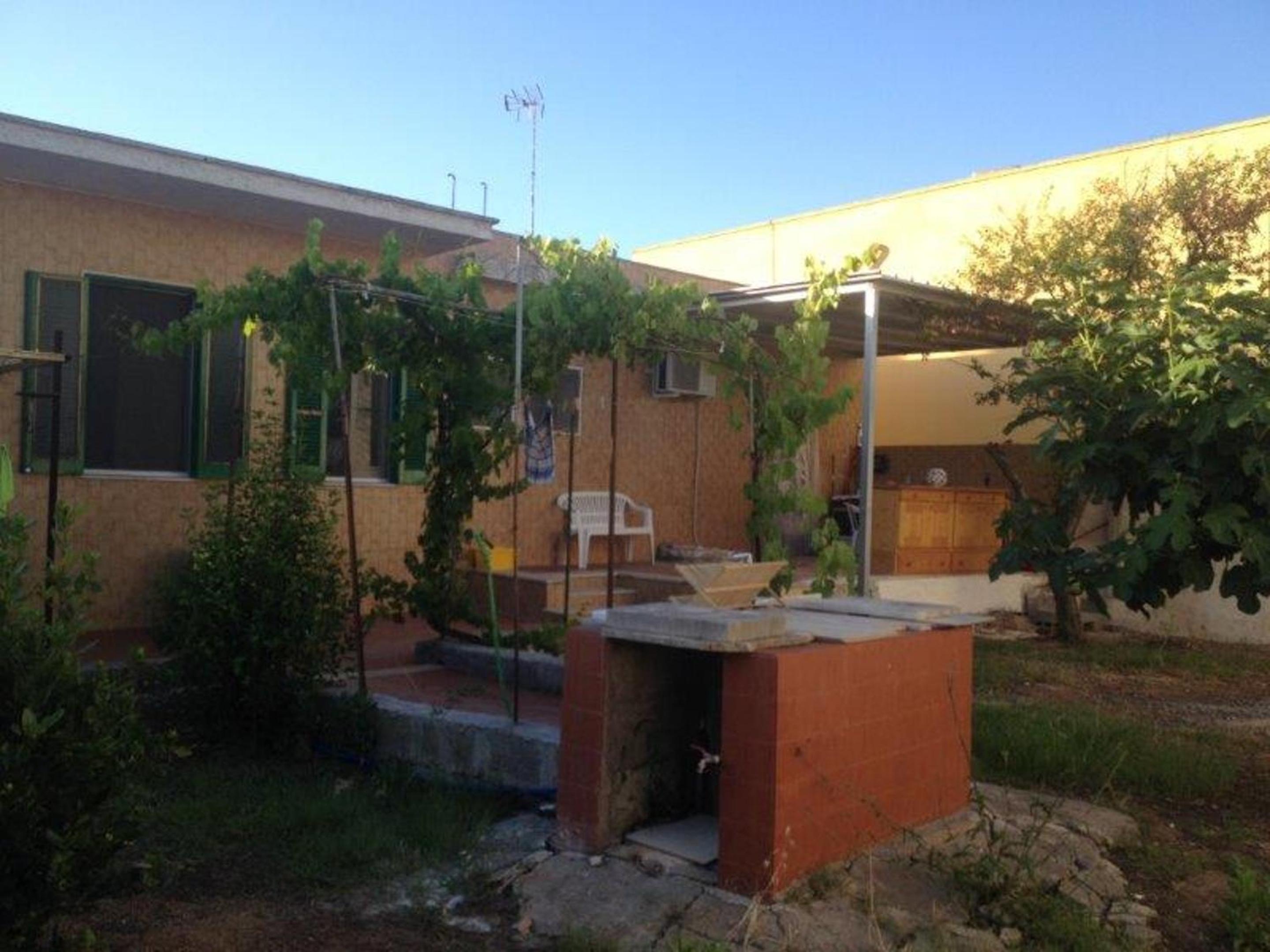 Seaside Villa in Spiaggiabella with Enclosed Garden view 4