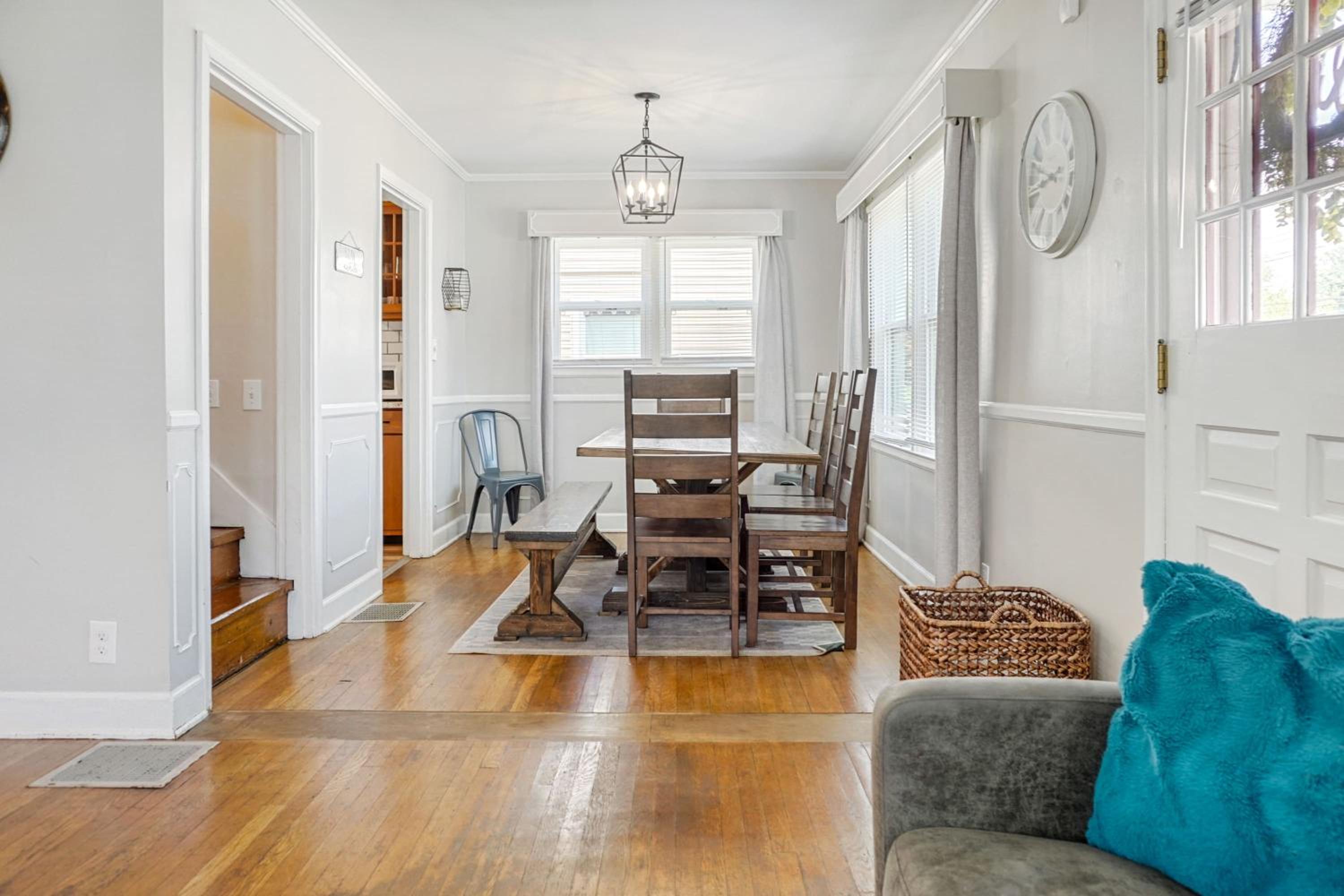 Spacious 4BR Home with Cozy Vibes in Louisville view 5
