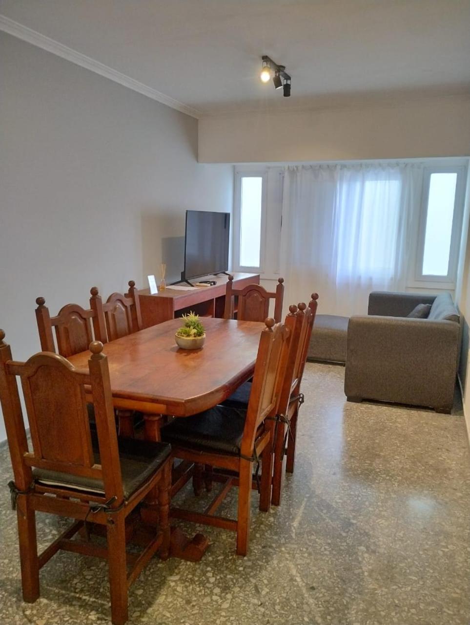 Alójate 13 B Departamento 2 dormitorios 2 o 4 personas Zona Hospital Español- Estadio Único