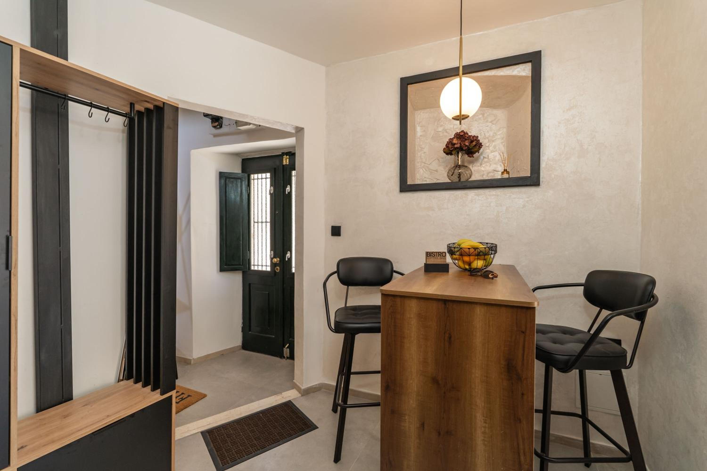 L & M Apartment - Perfect Old Town Location Two Bedroom House