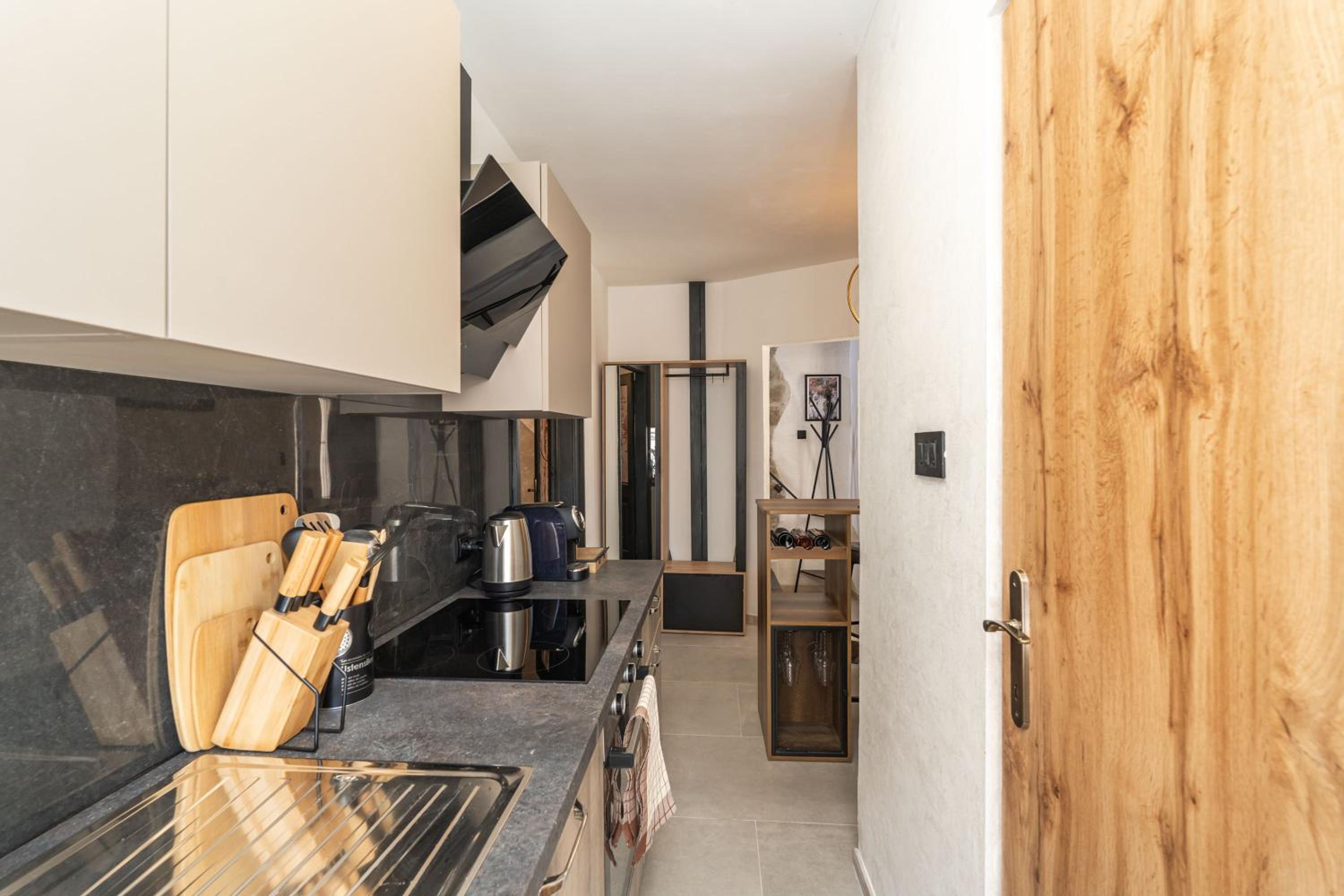 L & M Apartment - Perfect Old Town Location Two Bedroom House