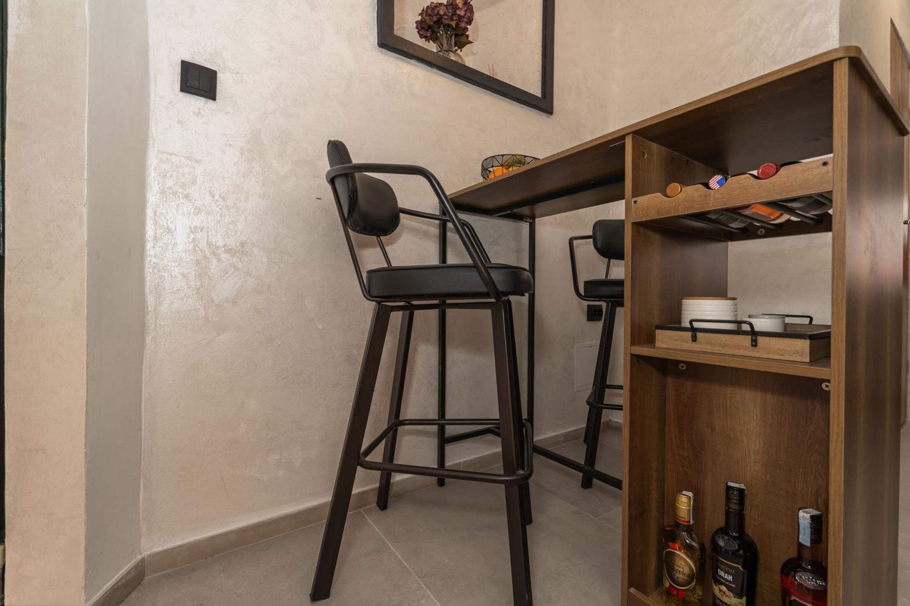L & M Apartment - Perfect Old Town Location Two Bedroom House