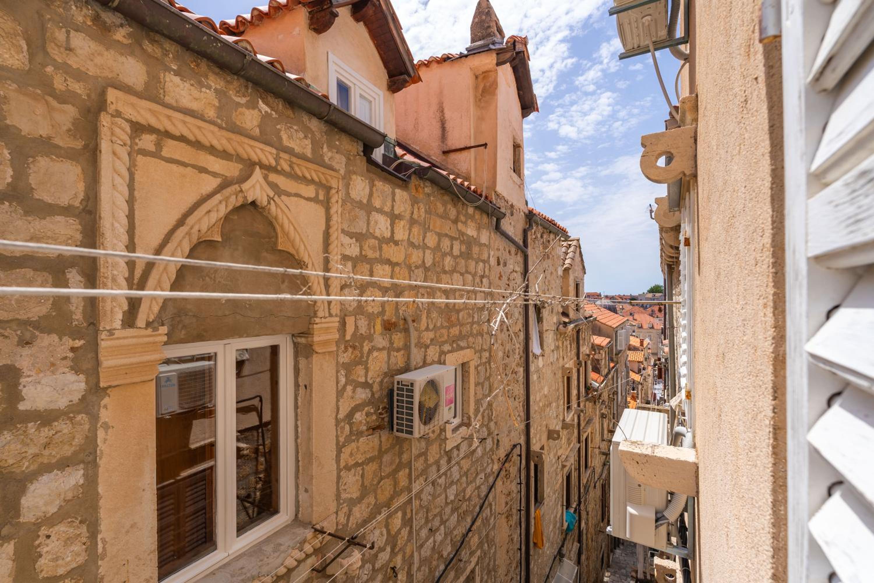 L & M Apartment - Perfect Old Town Location Two Bedroom House