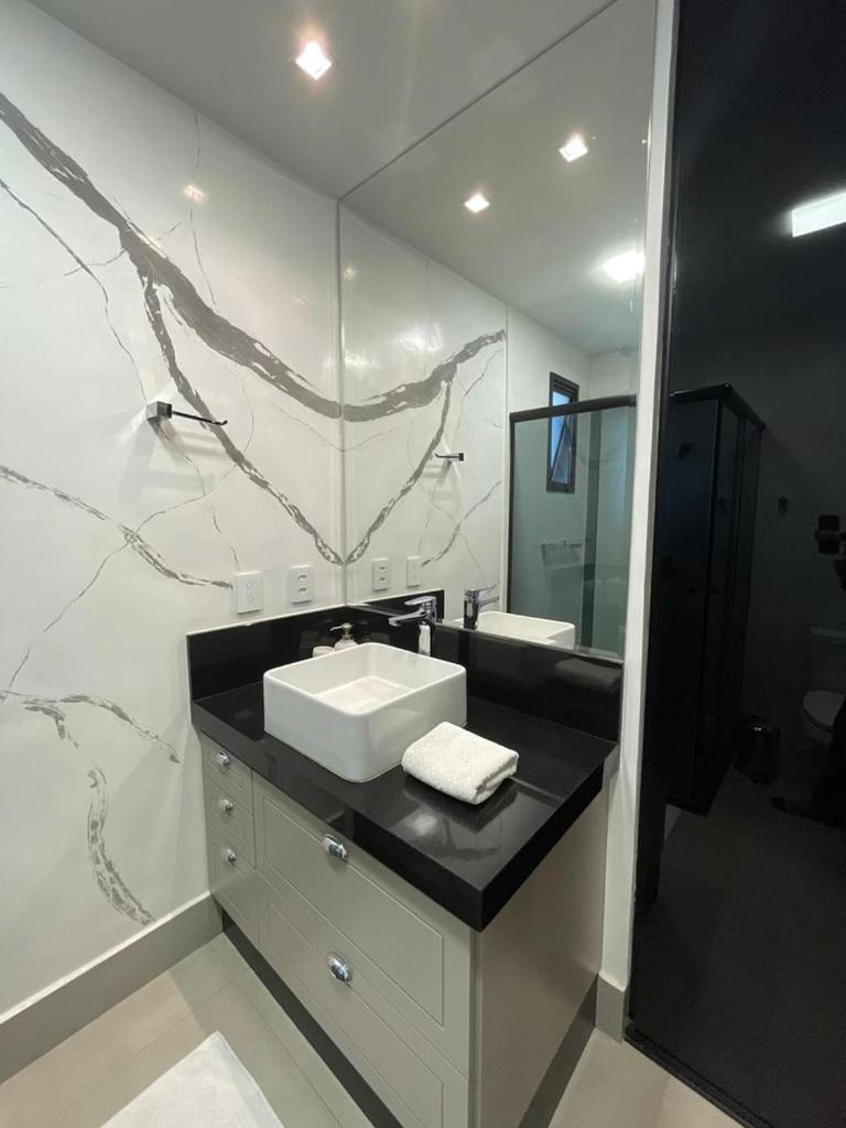 Luxury Duplex Jacuzzi Privada e Móveis Assinados