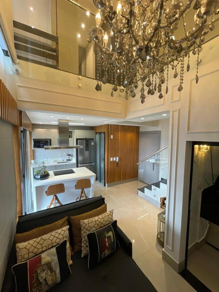 Luxury Duplex Jacuzzi Privada e Móveis Assinados