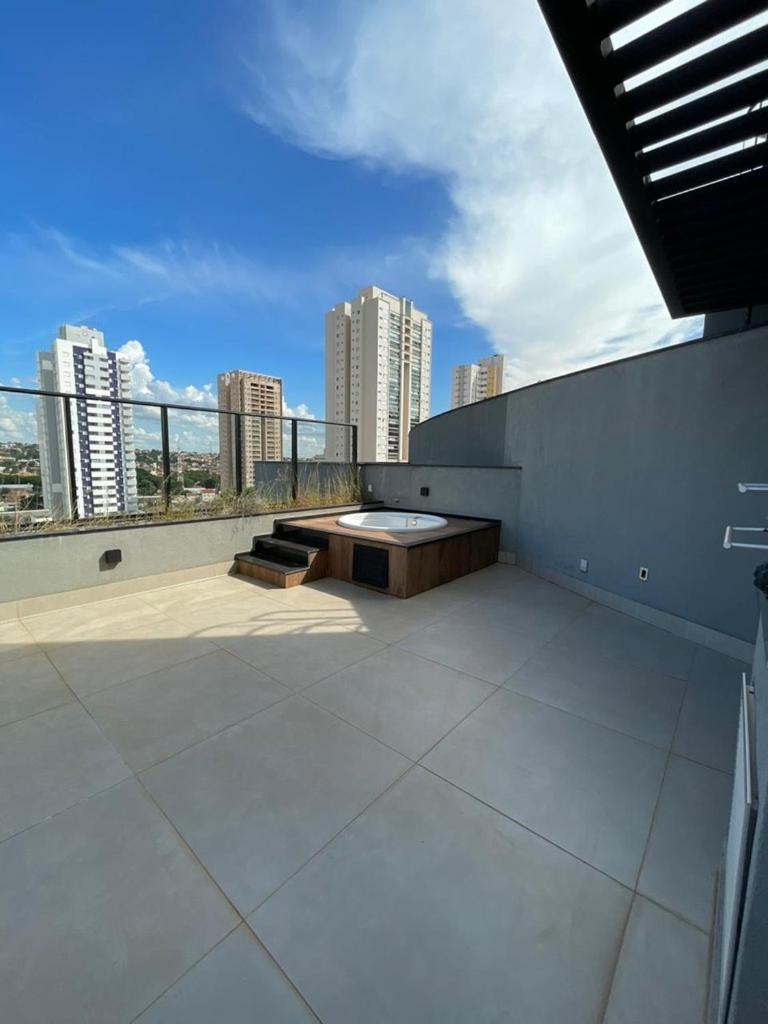 Luxury Duplex Jacuzzi Privada e Móveis Assinados
