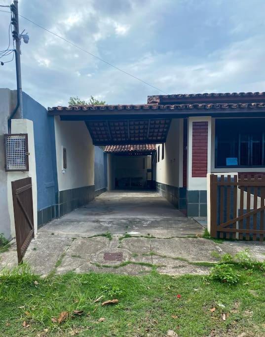 Casa em Praia Grande - Fundão